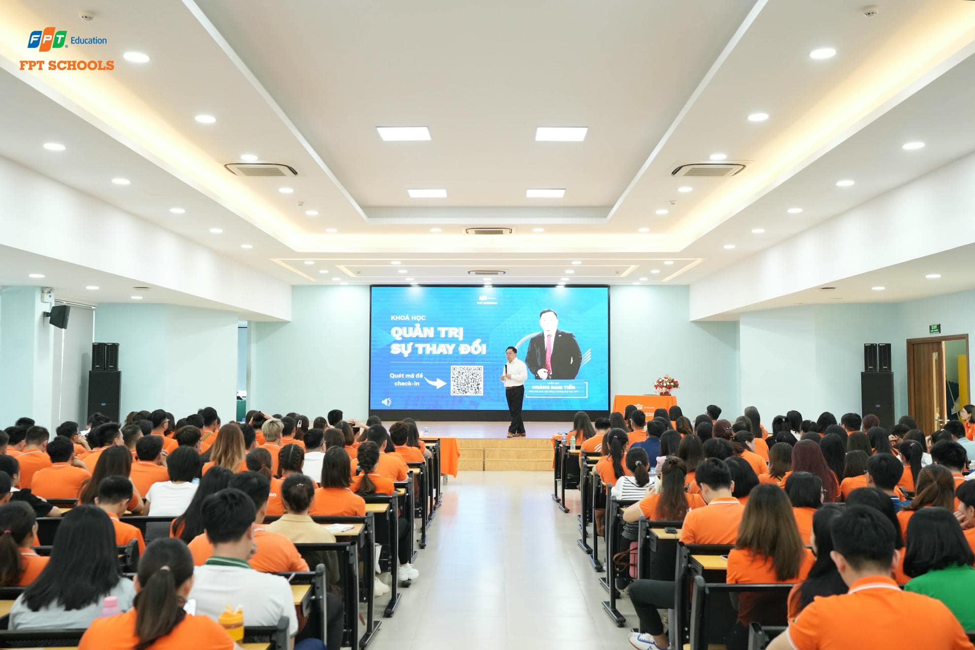 Thầy Hoàng Nam Tiến: "Nghĩ không cũ về những điều không mới" | FPT Schools