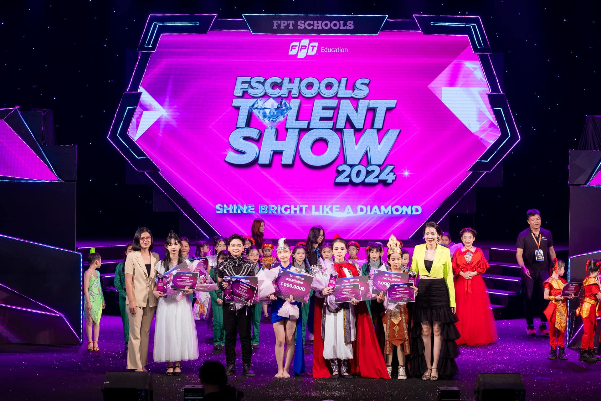 Đêm diễn đầy sôi động tại Chung kết Talent Show 2024 của FSchool Cầu Giấy | FPT Schools