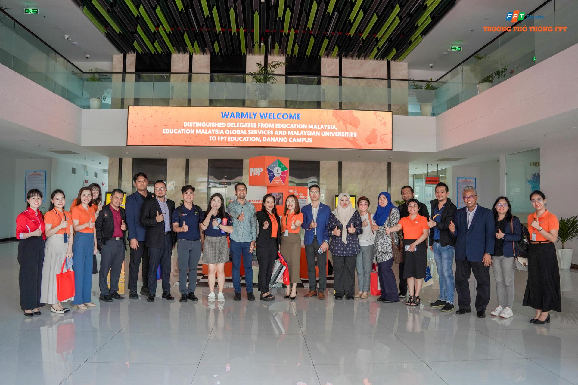 Trường THPT FPT Đà Nẵng chào đón đoàn Tổng Lãnh sự quán Malaysia tại Việt Nam | FPT Schools