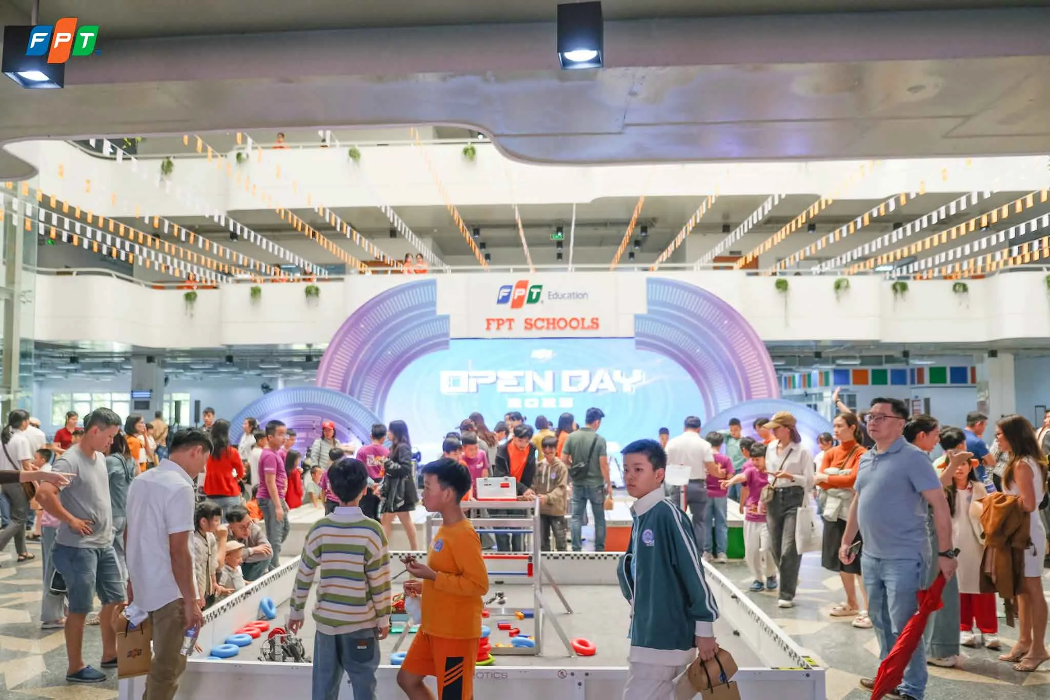 Hơn 3.000 người hào hứng tham gia Open Day tại FPT Schools 1,2 Đà Nẵng | FPT Schools