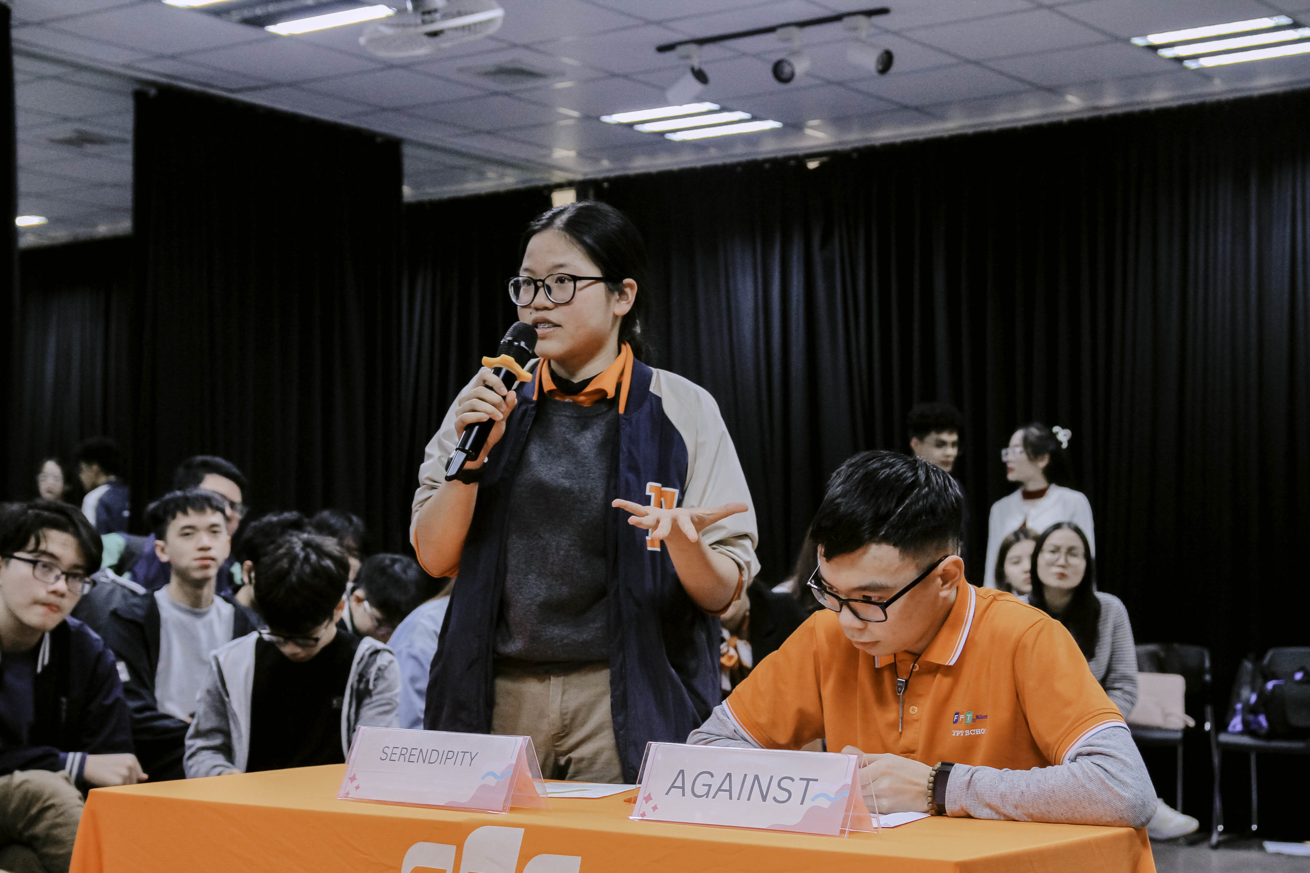 Môi Trường Học Tập Tích Cực: Tiêu chí vàng cho con học tập tốt - FPT Education Môi trường học tập tích cực giúp tăng sự tự tin