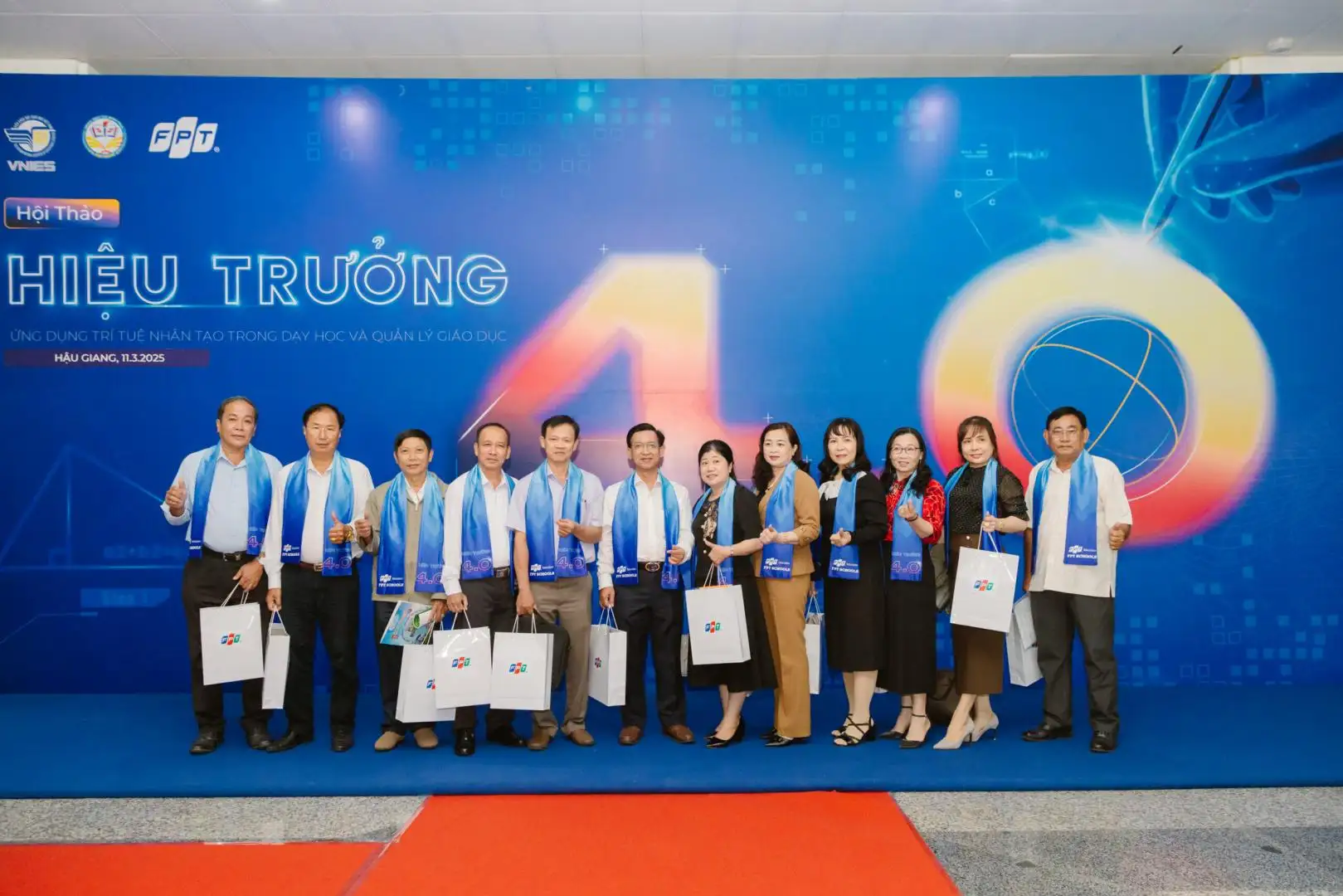 Hơn 1.000 nhà quản lý giáo dục Sóc Trăng, Hậu Giang tham dự hội thảo "Hiệu trưởng 4.0" về ứng dụng AI | FPT Schools