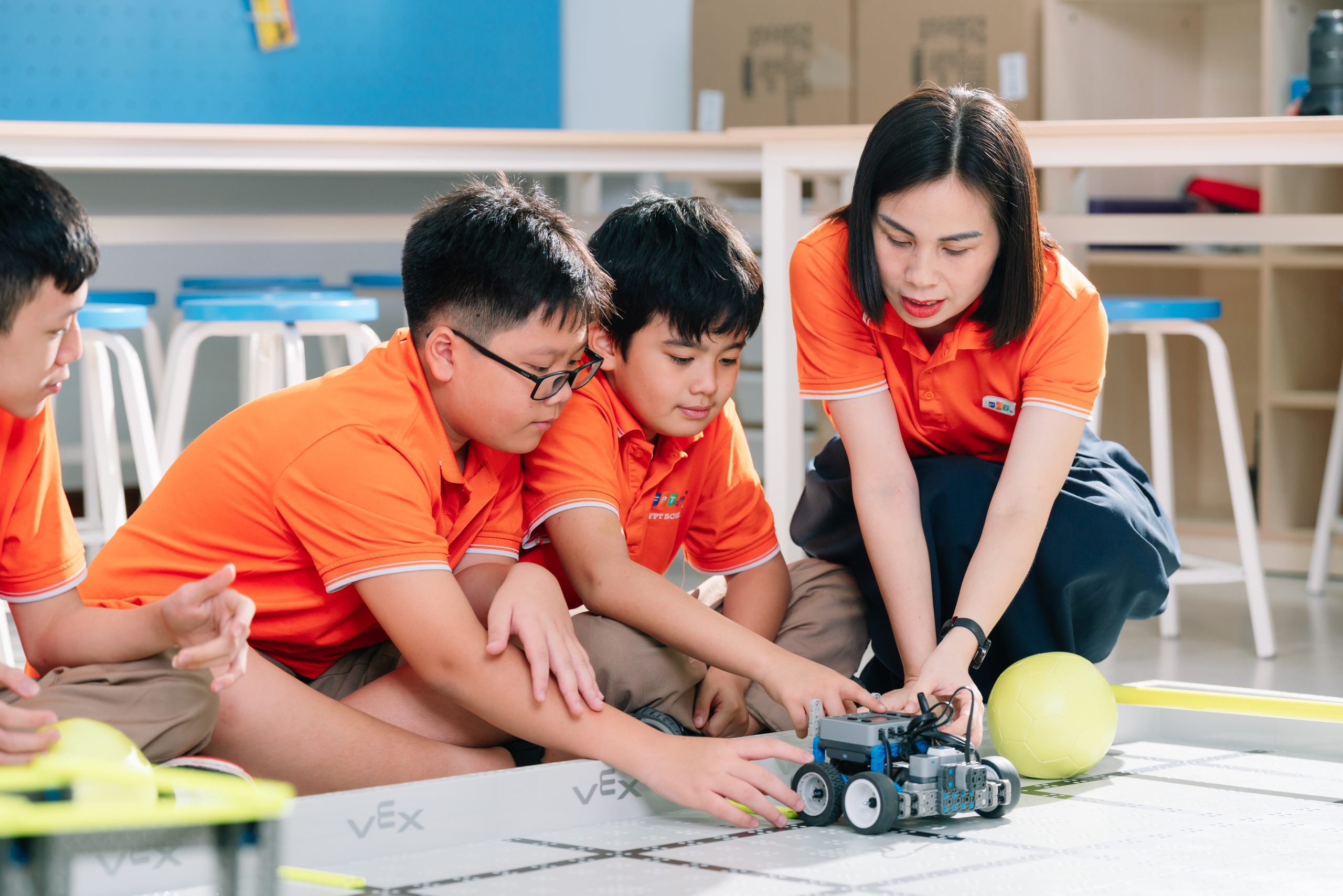 Khám phá lập trình Robot cho trẻ em