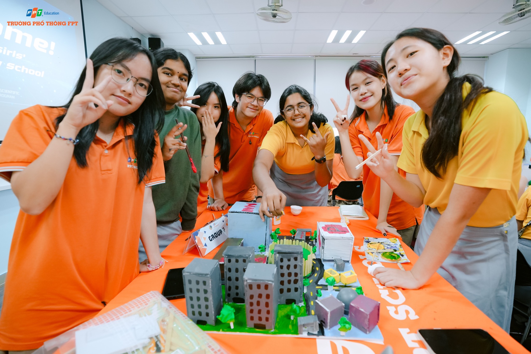 Kỹ năng làm việc nhóm: Kỹ năng cần phát triển trong thời đại số - FPT Education Kỹ năng làm việc nhóm