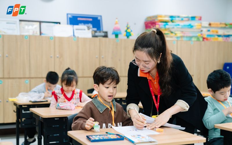 thực hiện các bài kiểm tra kỹ năng mềm trong giáo dục tiểu học