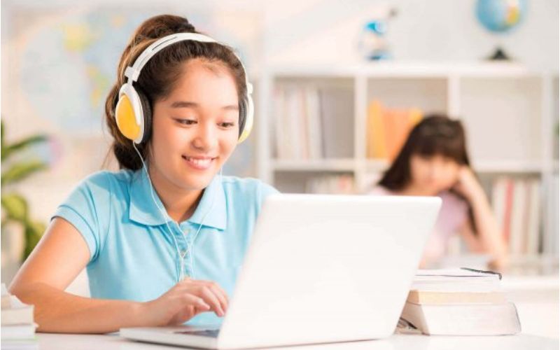 Kỹ Năng Nghe Nói Tiếng Anh Cho Học Sinh: Phương Pháp và Lợi Ích - FPT Education Kỹ năng nghe nói tiếng Anh cho học sinh