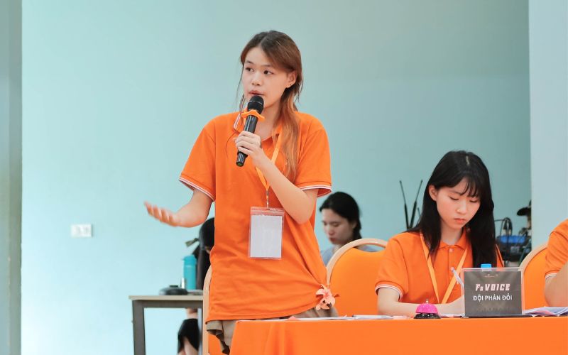 Kỹ Năng Thuyết Trình Cho Học Sinh: 3 Bước Chuẩn Bị Cơ Bản - FPT Education luyện thập phong thái để nâng cao kỹ năng thuyết trình