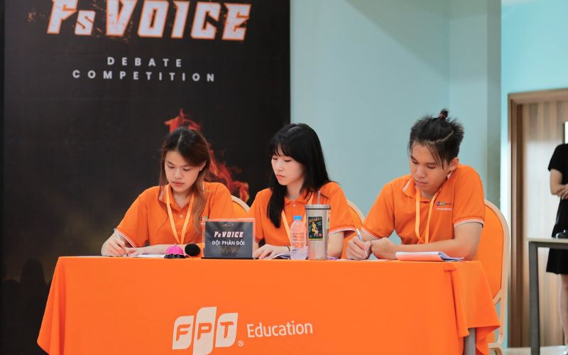 Kỹ Năng Thuyết Trình Cho Học Sinh: 3 Bước Chuẩn Bị Cơ Bản - FPT Education chuẩn bị cho buổi thuyết trình
