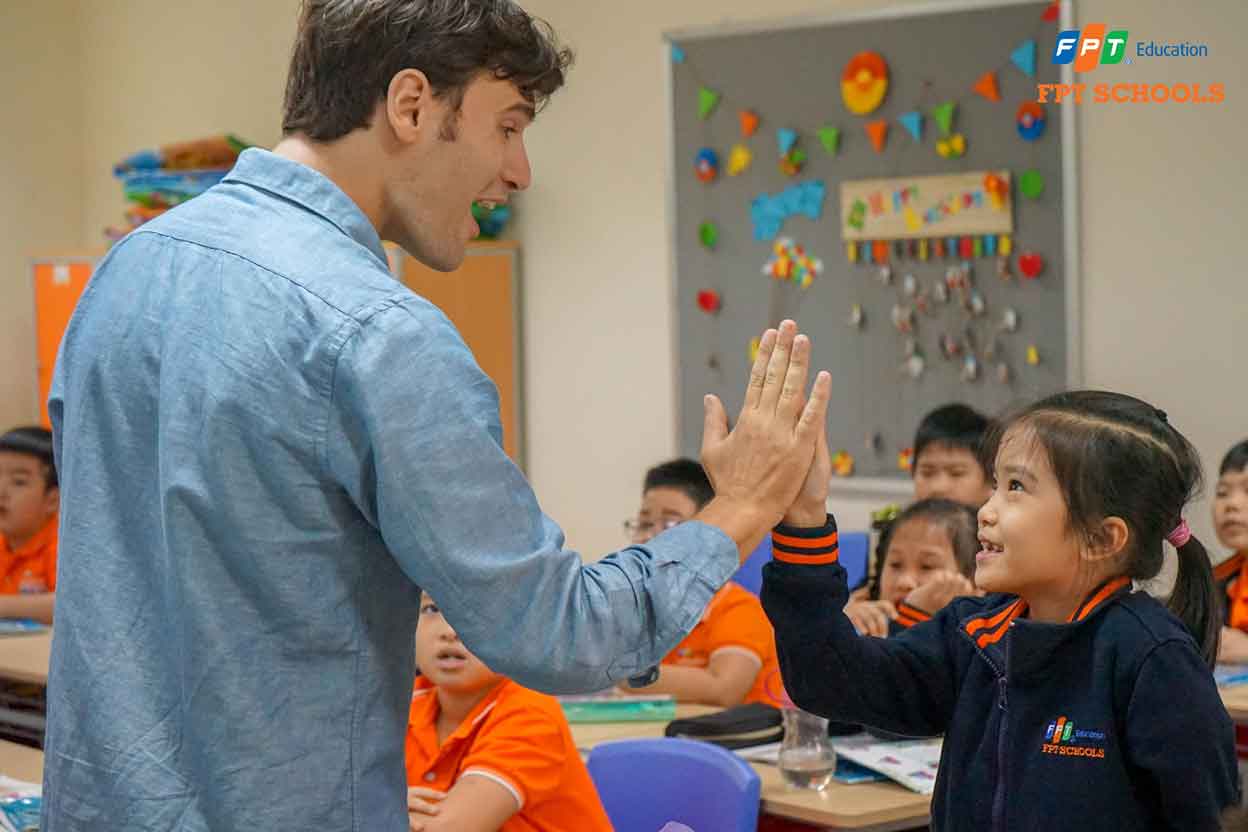 Học tiếng Anh qua trải nghiệm – mô hình học tập khác biệt tại FPT Schools | FPT Schools