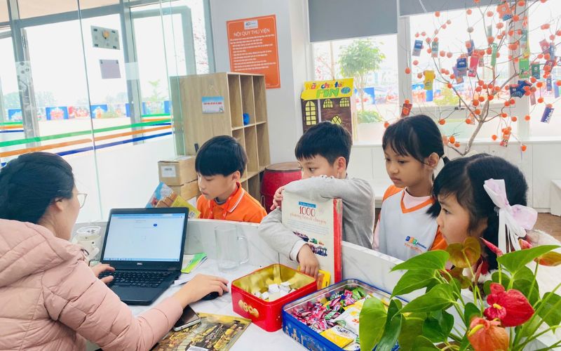 Trường Tiểu Học Đào Tạo Kỹ Năng Mềm: Tầm Quan Trọng và Lợi Ích - FPT Education đào tạo kỹ năng mềm trở thành chương trình chính thức