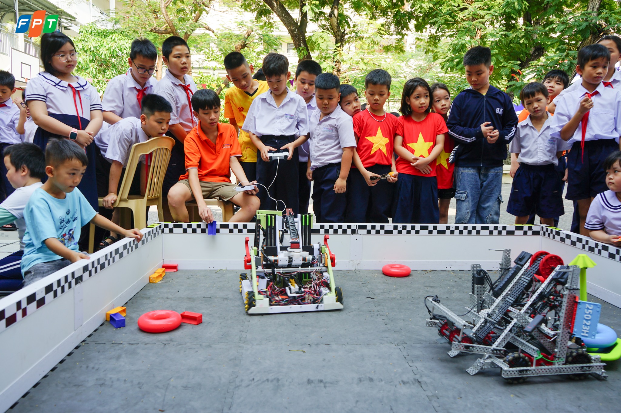 FPT Schools Đà Nẵng Lan Tỏa Tinh Thần STEM và Robotics Tới Học Sinh Tiểu Học Trên Địa Bàn Thành Phố - FPT Education STEM và Robotics giúp con tăng khả năng thích nghi với thế giới số ngay từ bậc học đầu tiên