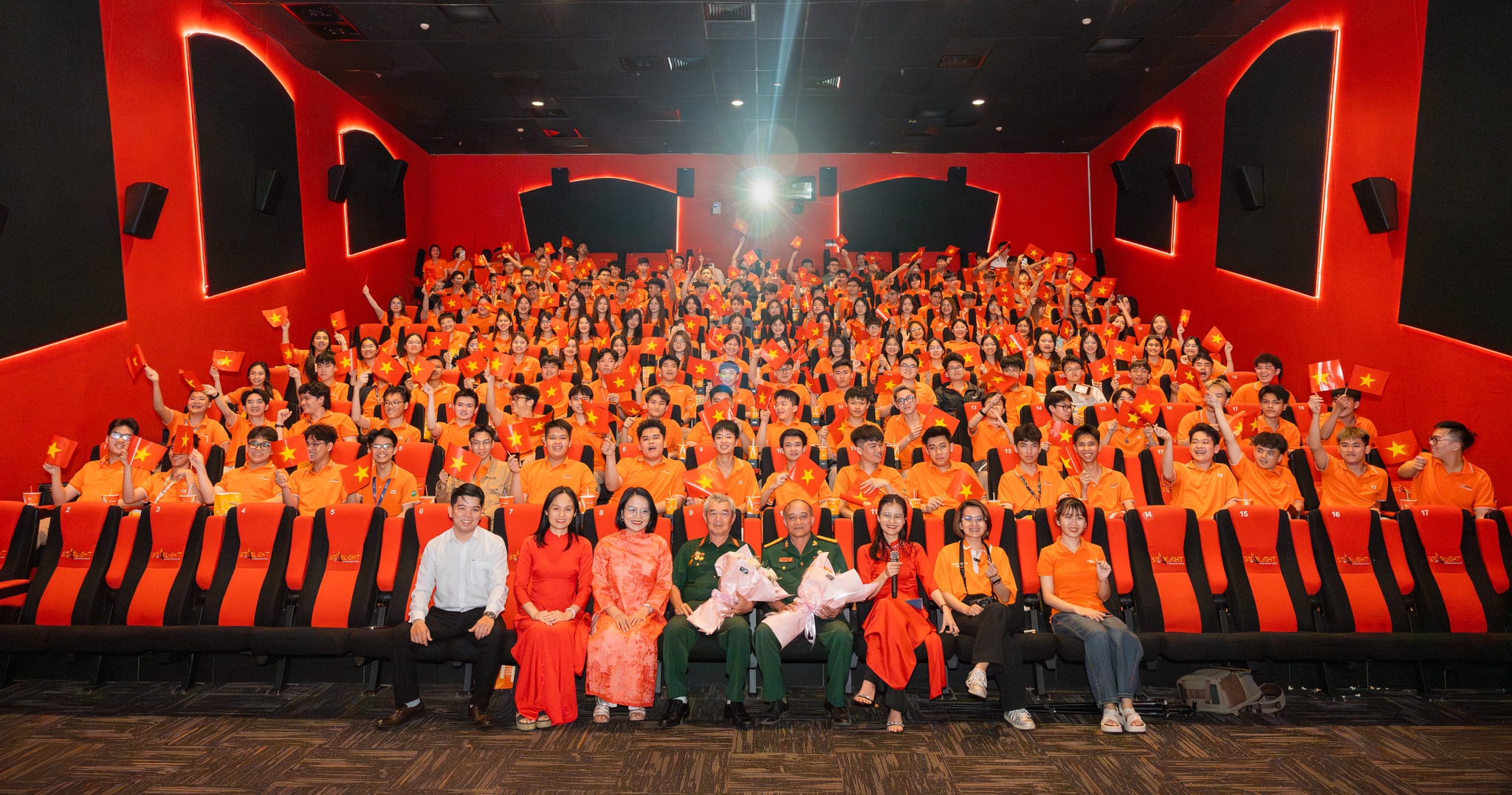 Trường THPT FPT Quy Nhơn làm sống dậy mùa ký ức đỏ của tháng 4 - FPT Education Trường THPT FPT Quy Nhơn làm sống dậy mùa ký ức đỏ của tháng 4
