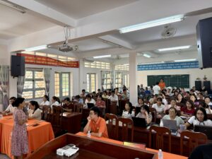 FPT Schools Sóc Trăng tập huấn AI cho gần 100 giáo viên Trường THCS Dương Kỳ Hiệp - FPT Education Buổi tập huấn Ai tại trường THCS Dương Kỳ Hiệp
