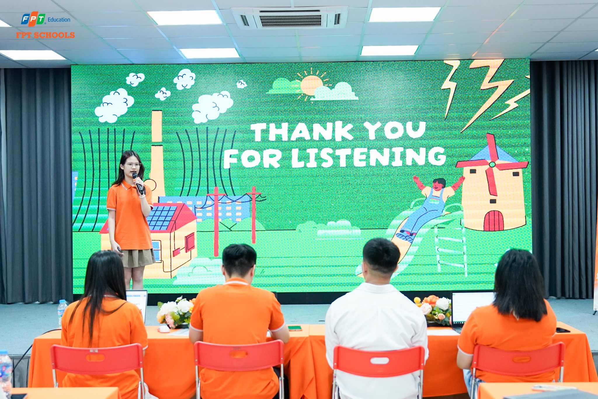 Từ cô nàng "vỏ ốc" đến hành trình toả sáng tại FPT Schools - FPT Education Từ cô nàng "vỏ ốc" đến hành trình toả sáng tại FPT Schools | FPT Schools