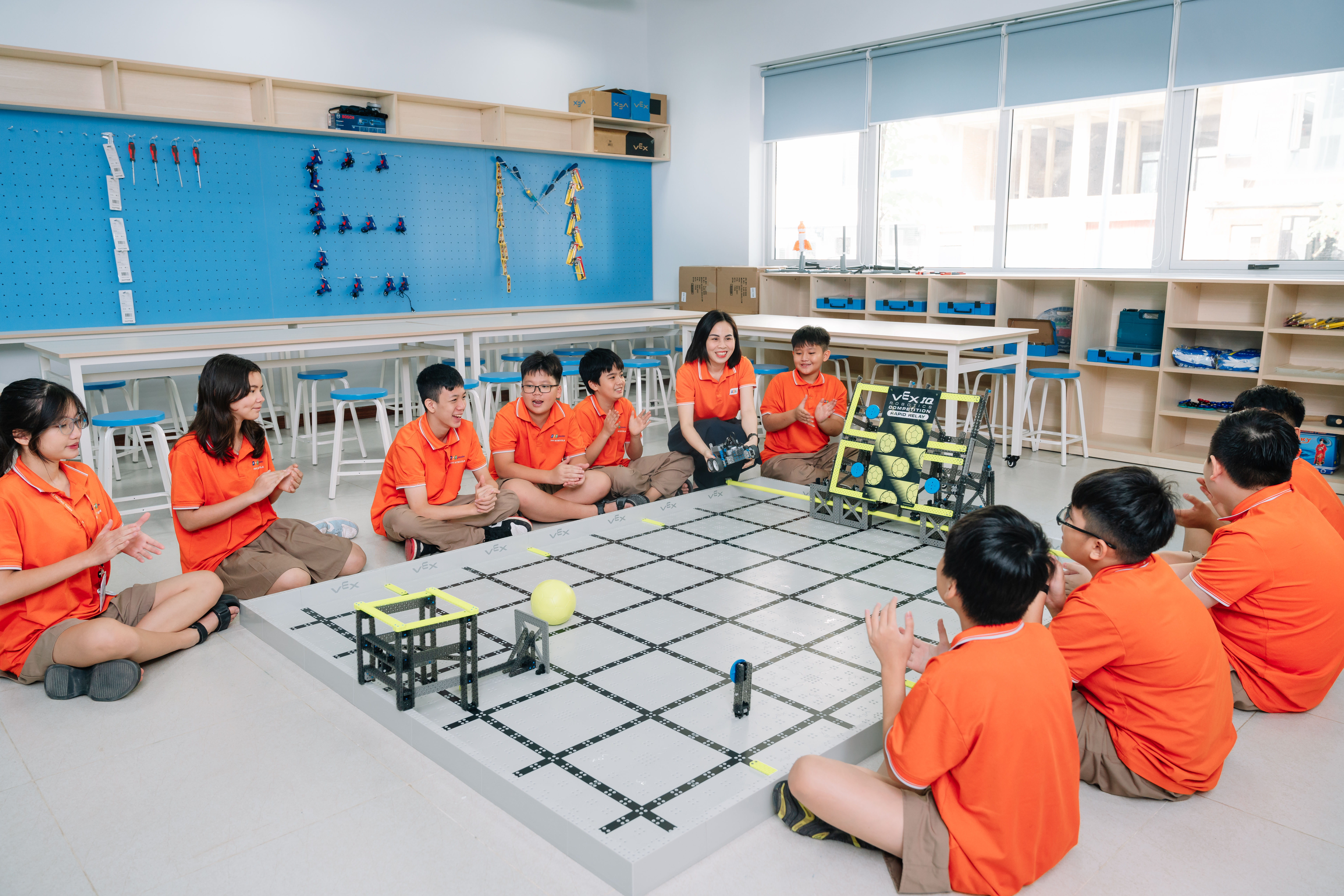 "FSchools - Hành trình toả sáng" khơi mở tiềm năng, đồng hành ước mơ học tập - FPT Education Học sinh FPT Schools được tôn trọng mọi khác biệt cá nhân, trao cơ hội để phát triển toàn diện