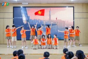 FPT School Cầu Giấy Tự hào mang trên vai khăn quàng đỏ của Đội viên - FPT Education FPT School Cầu Giấy Tự hào mang trên vai khăn quàng đỏ của Đội viên | FPT Schools
