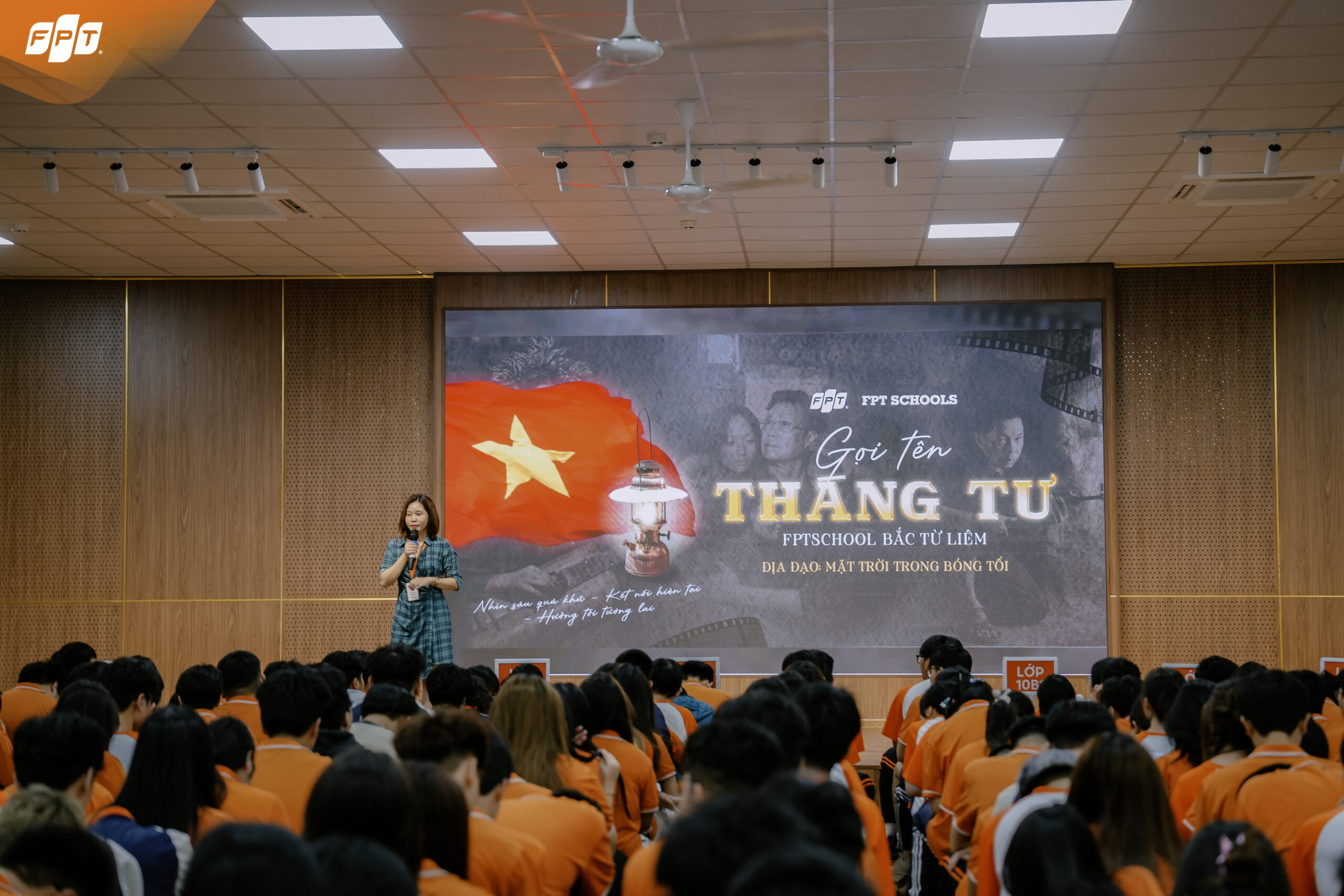 Chương trình “Gọi tên tháng Tư” khép lại đầy cảm xúc tại THPT FPT Bắc Từ Liêm - FPT Education Chương trình “Gọi tên tháng Tư” khép lại đầy cảm xúc tại THPT FPT Bắc Từ Liêm | FPT Schools