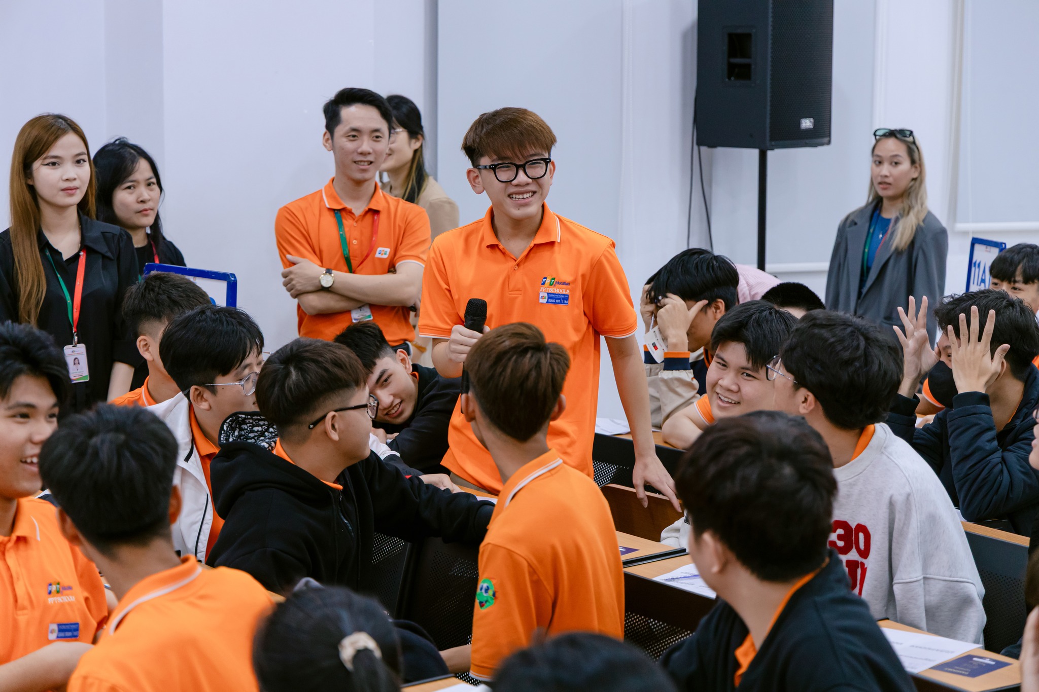Victoria Day 2025 –Một ngày học sinh khối 11 trải nghiệm “Du học” ngay tại FPT School Đà Nẵng - FPT Education Học sinh đầy hứng khởi trong game show “About Melbourne”
