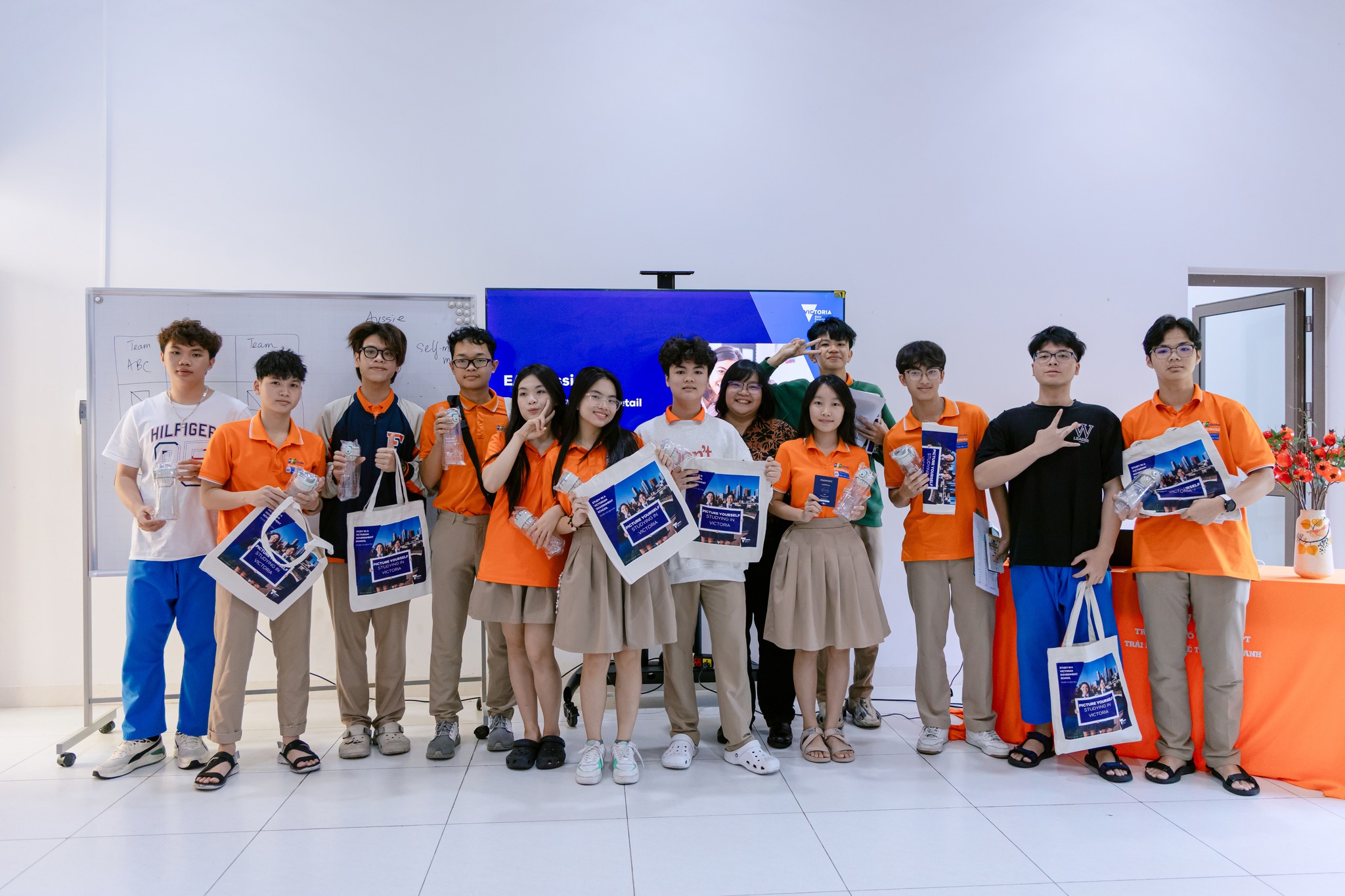 Victoria Day 2025 –Một ngày học sinh khối 11 trải nghiệm “Du học” ngay tại FPT School Đà Nẵng - FPT Education Victoria Day 2025 –Một ngày học sinh khối 11 trải nghiệm “Du học” ngay tại FPT School Đà Nẵng | FPT Schools