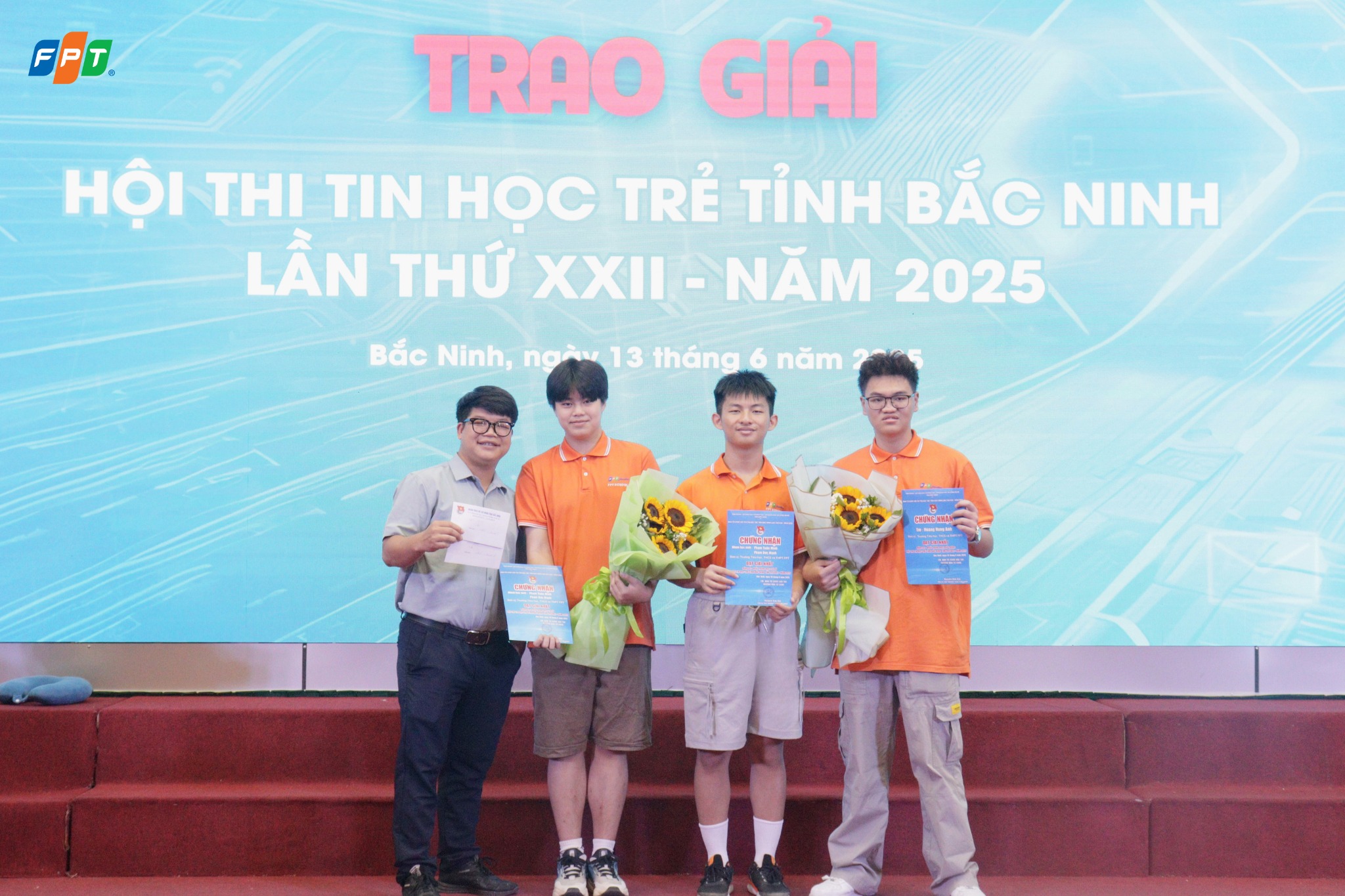 FPT School Bắc Ninh giành cú đúp Giải Nhất tại Hội thi Tin học trẻ tỉnh Bắc Ninh 2025 - FPT Education FPT School Bắc Ninh giành cú đúp Giải Nhất tại Hội thi Tin học trẻ tỉnh Bắc Ninh 2025