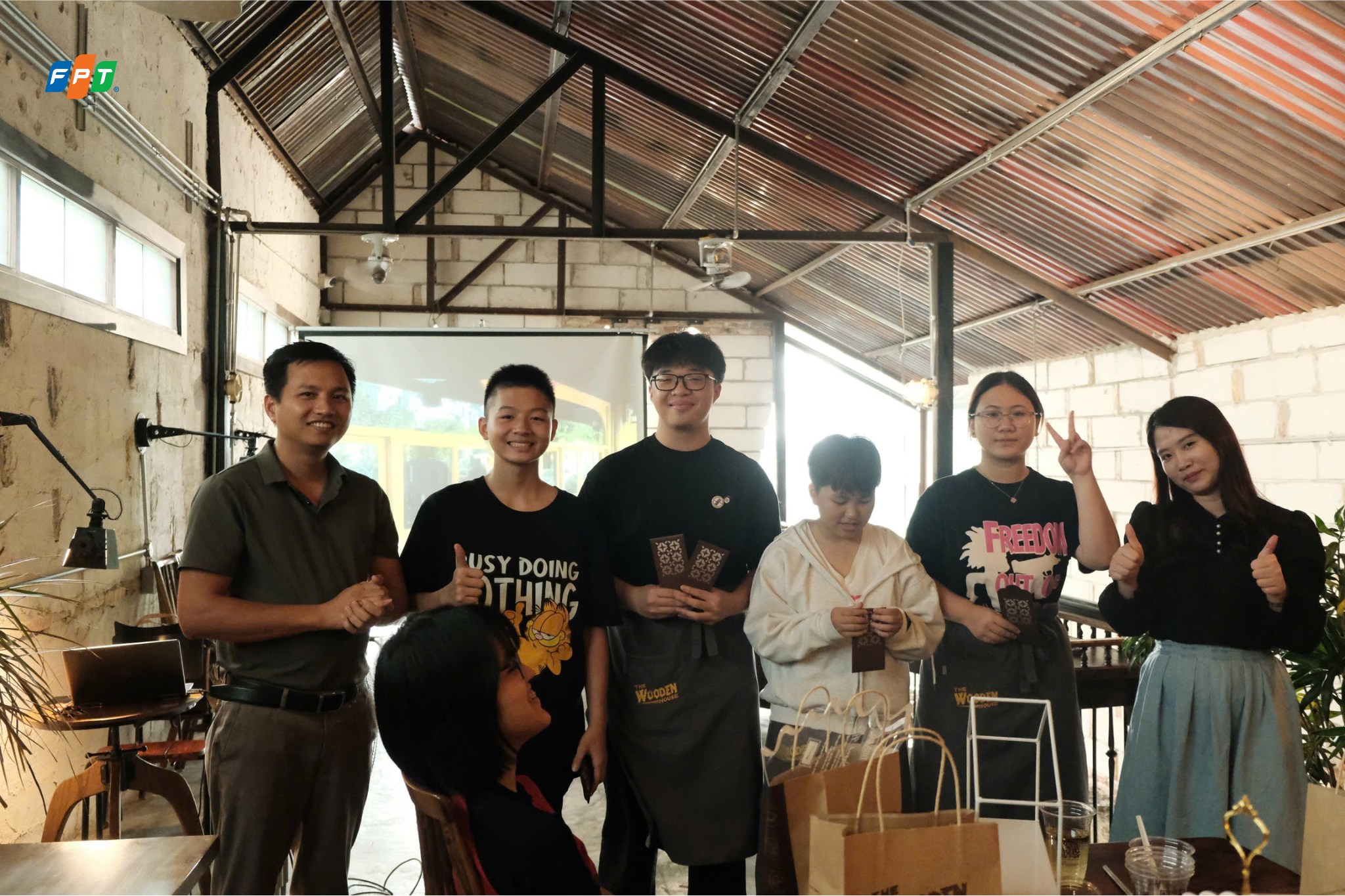 Khép lại hành trình đáng nhớ của học sinh FPT School Bắc Ninh tại The Wooden House 2025 - FPT Education Khép lại hành trình đáng nhớ của học sinh FPT School Bắc Ninh qua hoạt động hè tại The Wooden House