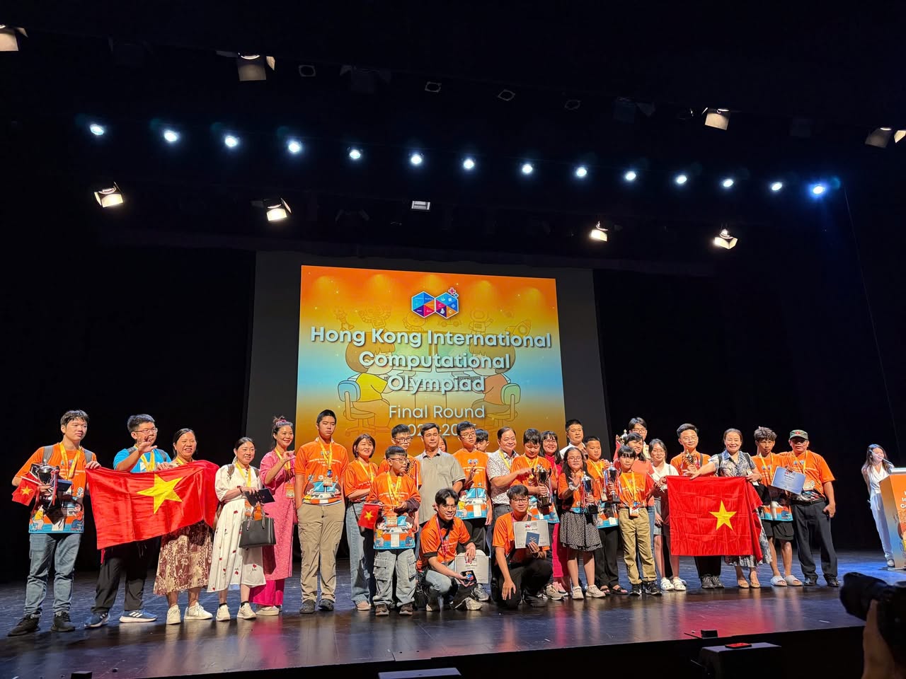 Học sinh FPT School Cầu Giấy giành 6 huy chương tại kỳ thi lập trình quốc tế HKICO 2025 - FPT Education Học sinh FPT School Cầu Giấy giành 6 huy chương tại kỳ thi lập trình quốc tế HKICO 2025