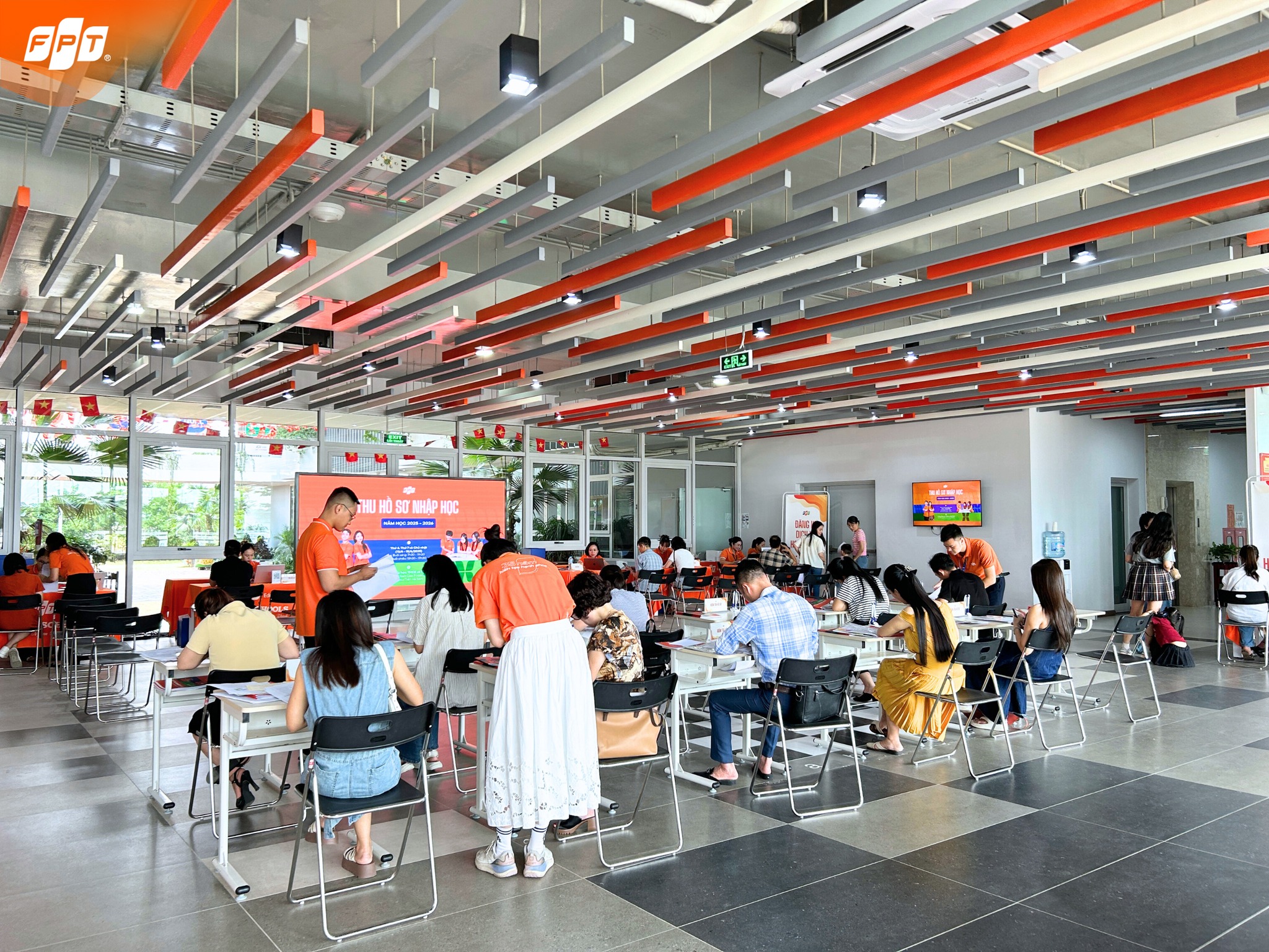 Không khí thu hồ sơ nhập học năm 2025 - 2026 tại Trường Tiểu học, THCS và THPT FPT Hà Nam - FPT Education Không khí thu hồ sơ nhập học năm 2025–2026 tại Trường Tiểu học, THCS và THPT FPT Hà Nam