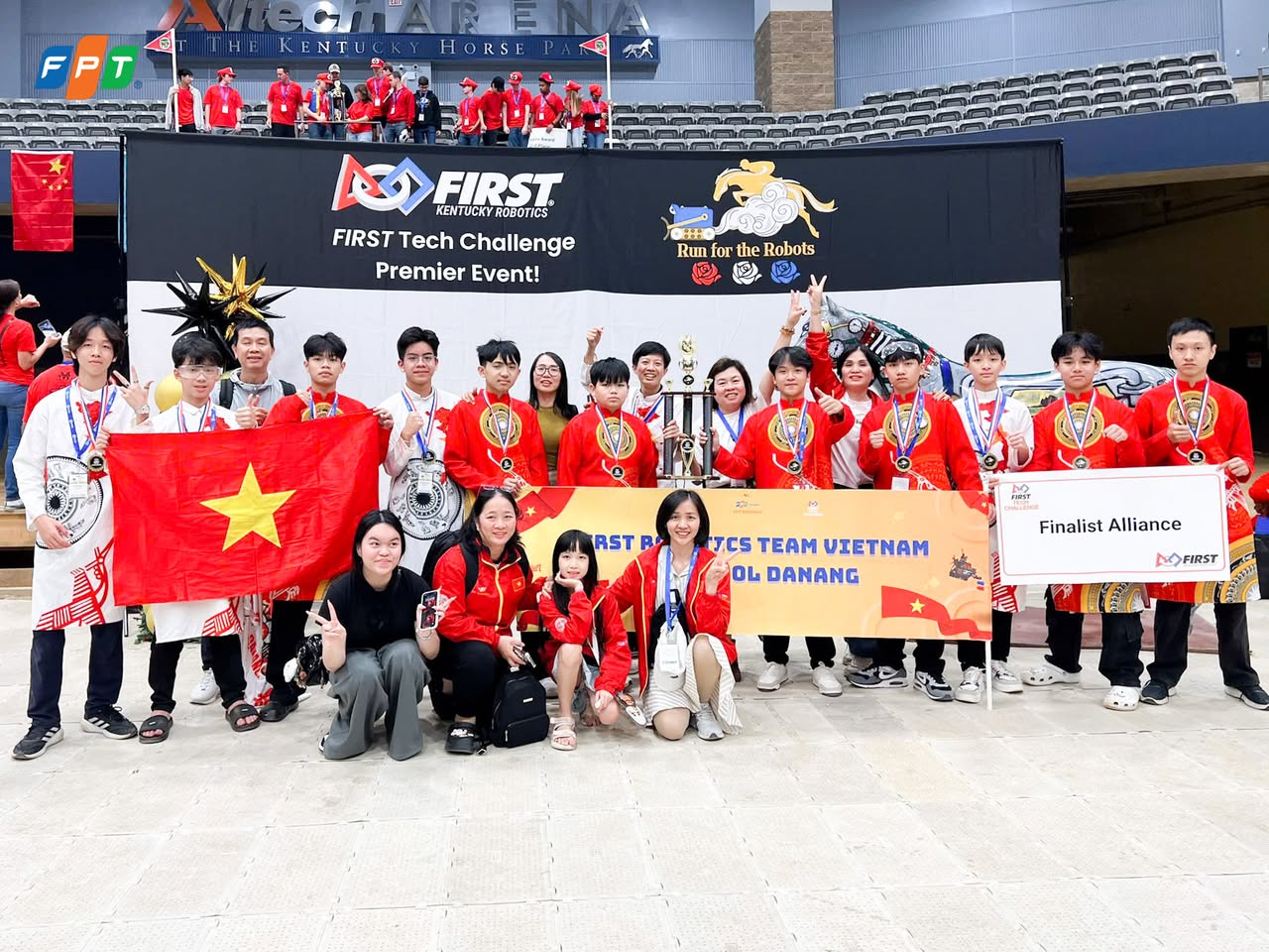 FPT School Đà Nẵng xuất sắc vô địch bảng đấu và giành Á quân chung cuộc tại FIRST Tech Challenge 2025 - FPT Education FPT School Đà Nẵng xuất sắc vô địch bảng đấu và giành Á quân chung cuộc tại FIRST Tech Challenge 2025