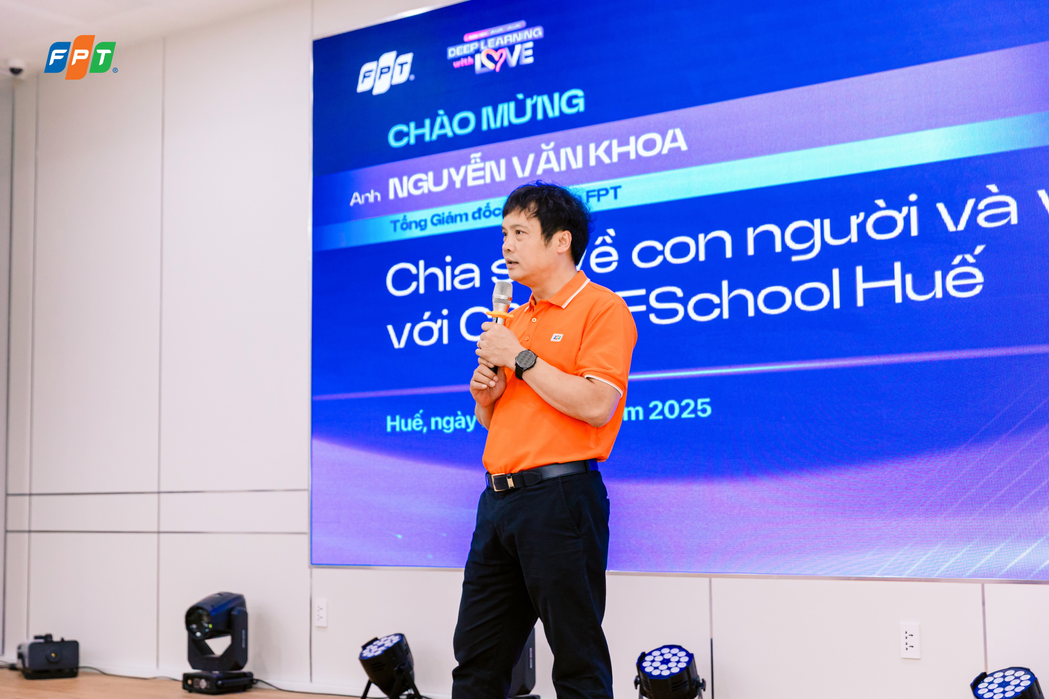 Tổng Giám đốc FPT "tiếp lửa" văn hóa cho CBGV FPT School Huế | FPT Schools