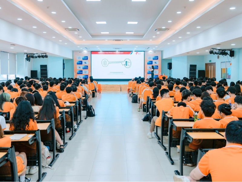 Vì sao kỳ thi vào lớp 10 gây nhiều áp lực? - Ôn thi vào lớp 10