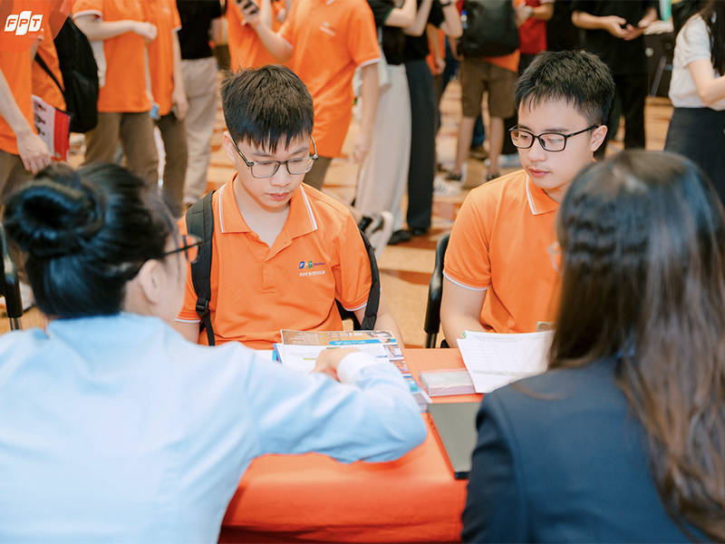 Khối Trung Học Cơ Sở Thuộc FPT Schools Có Gì Khác Biệt? - FPT Education Khối Trung Học Cơ Sở Thuộc FPT Schools Có Gì Khác Biệt?