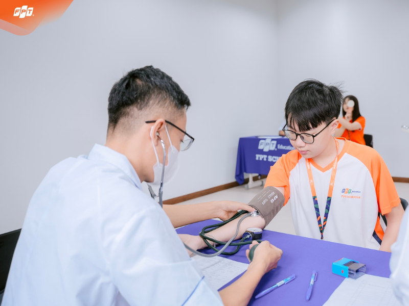 FPT School Thanh Hóa tổ chức khám sức khỏe toàn diện cho học sinh, sẵn sàng chinh phục năm học mới
