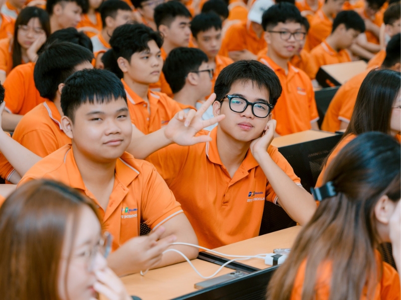 Chọn trường bán trú phù hợp với từng giai đoạn phát triển (tiểu học, THCS, THPT)