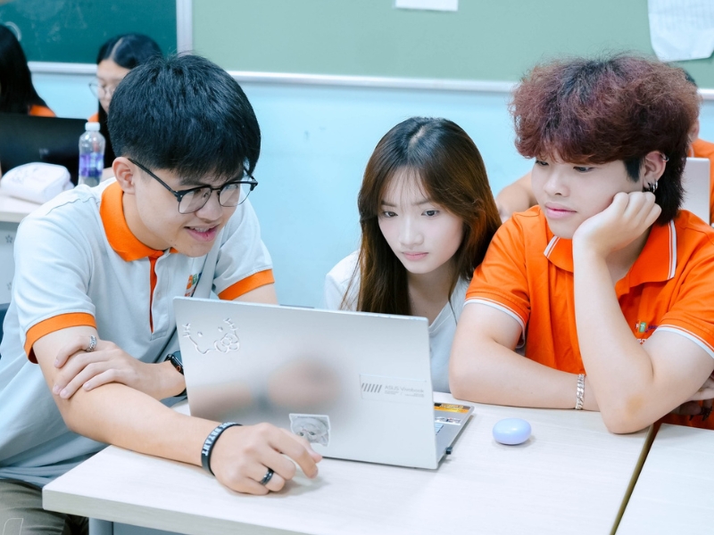 Đọc nhiều để mở rộng vốn từ và cảm xúc - cách để học giỏi văn