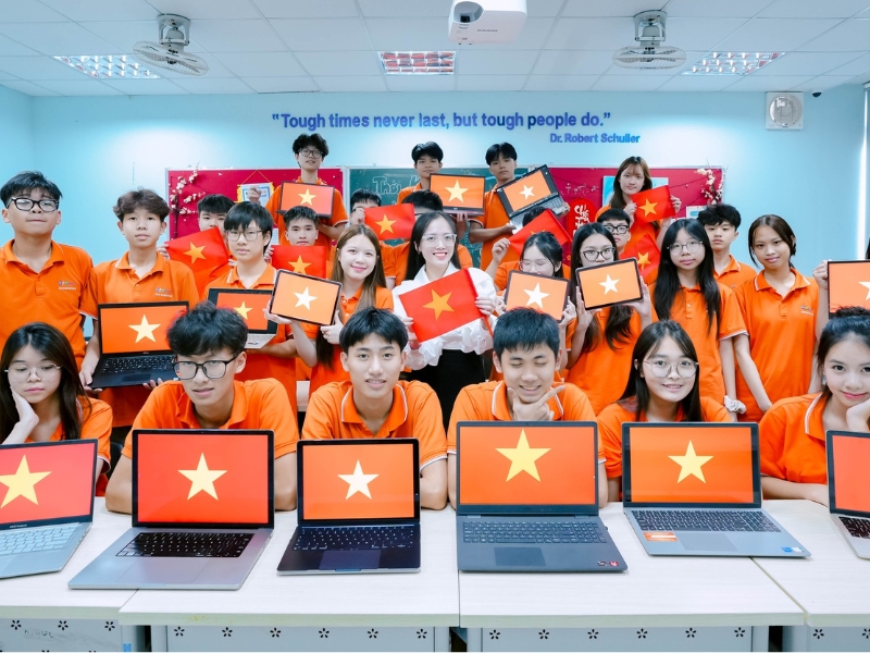 Tại sao nên cho con học lập trình sớm? - FPT Education Học lập trình sớm giúp định hình tương lai