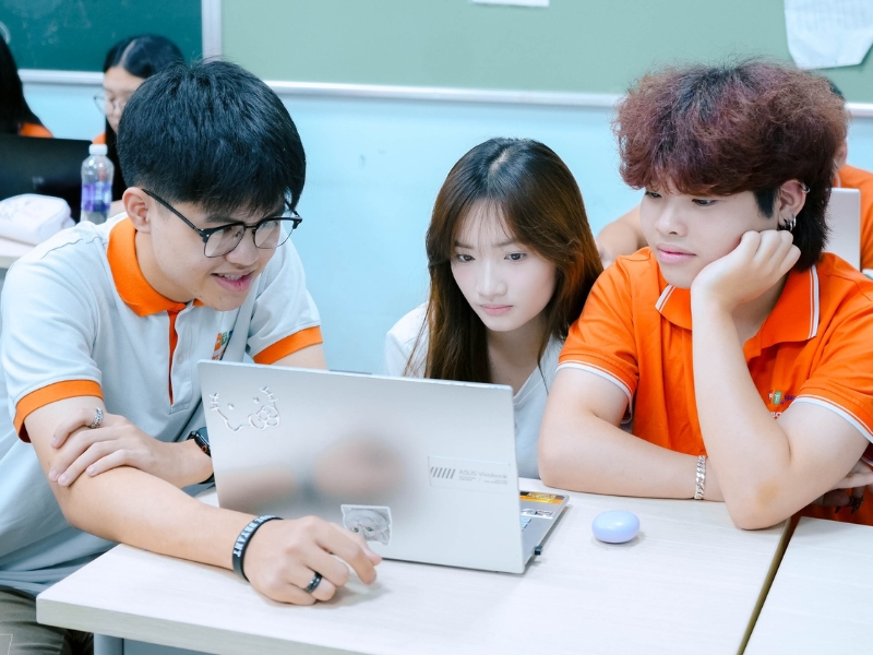 Học lập trình và tác động đến tư duy của học sinh - học lập trình giúp con tư duy tốt hơn 