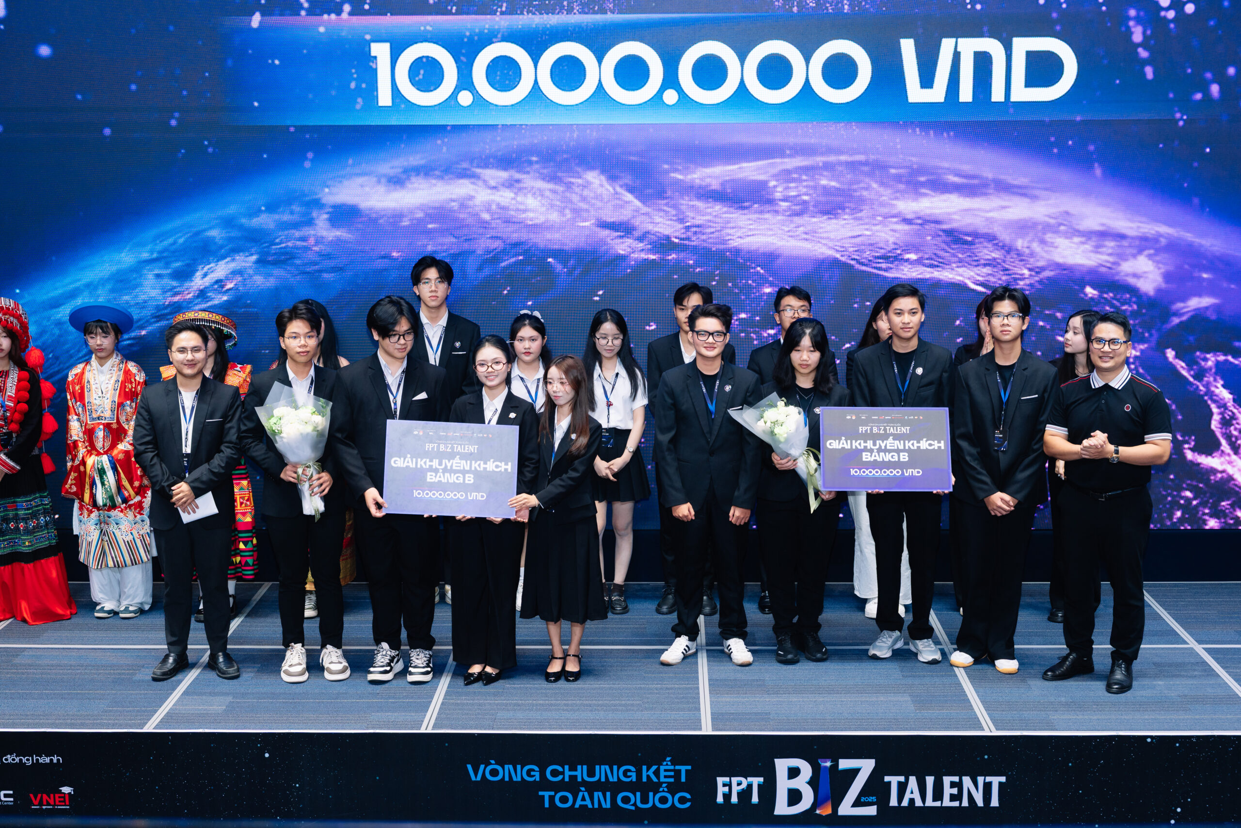 FSchoolers “đại thắng” tại FPT Biz Talent 2025 - FPT Education Giải Khuyến khích bảng B FPT Biz Talent 2025: K.T.N.K – Trường THPT FPT Cần Thơ & The Squirrel Squad – THPT FPT Quy Nhơn (10 triệu đồng tiền mặt/đội)