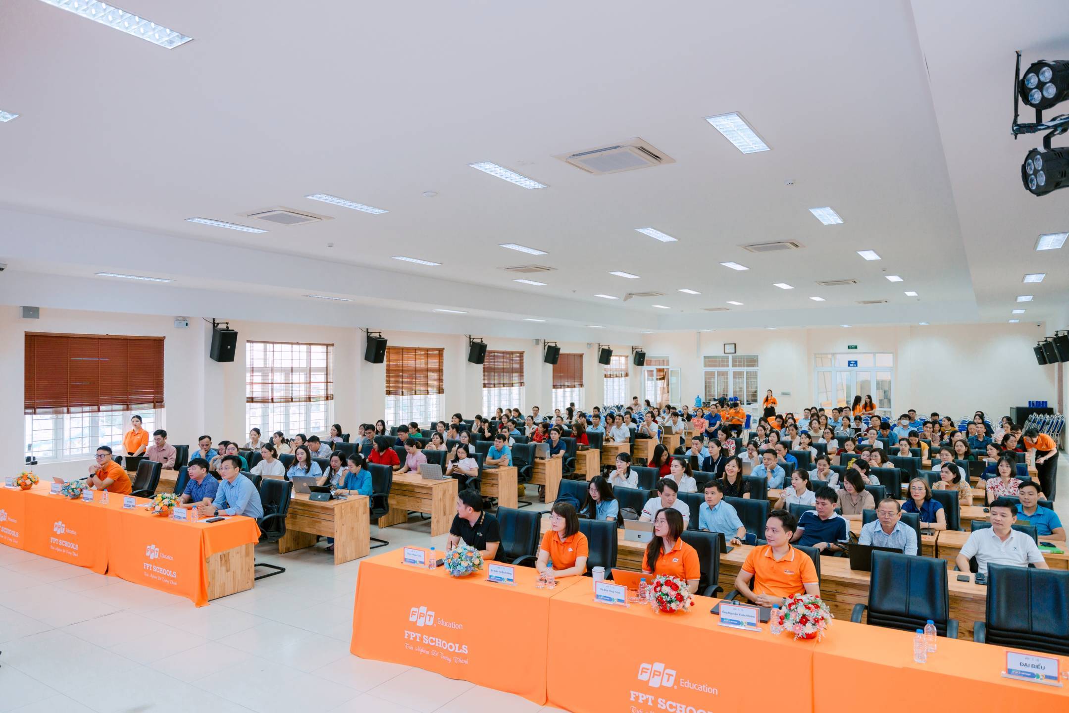 FPT Schools phối hợp với Sở GD&ĐT Hải Phòng khởi động dự án Day of AI Vietnam đào tạo AI có trách nhiệm | FPT Schools