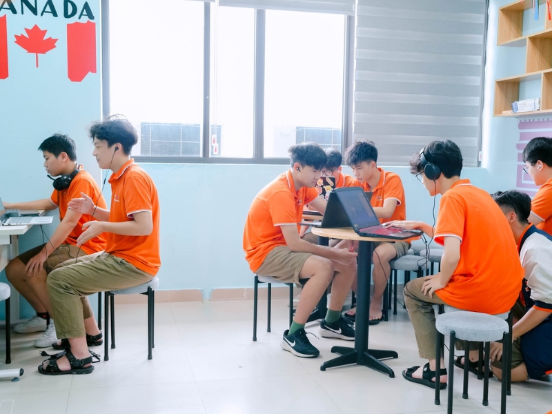 Có nên cho con học lập trình khi còn tiểu học góc nhìn giáo dục hiện đại - FPT Education Phương pháp cho con học lập trình sớm hiệu quả - có nên cho con học lập trình