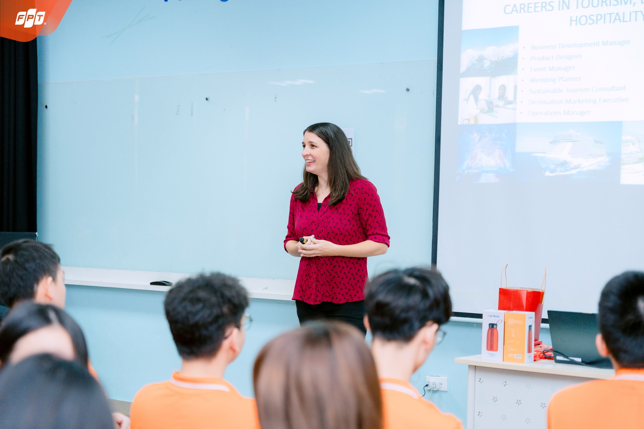 Vì Sao Định Hướng Nghề Nghiệp Cho Học Sinh THPT Trở Thành Hành Trang Quan Trọng Trước Ngưỡng Cửa Đại Học? - FPT Education Vì Sao Định Hướng Nghề Nghiệp Cho Học Sinh THPT Trở Thành Hành Trang Quan Trọng Trước Ngưỡng Cửa Đại Học?