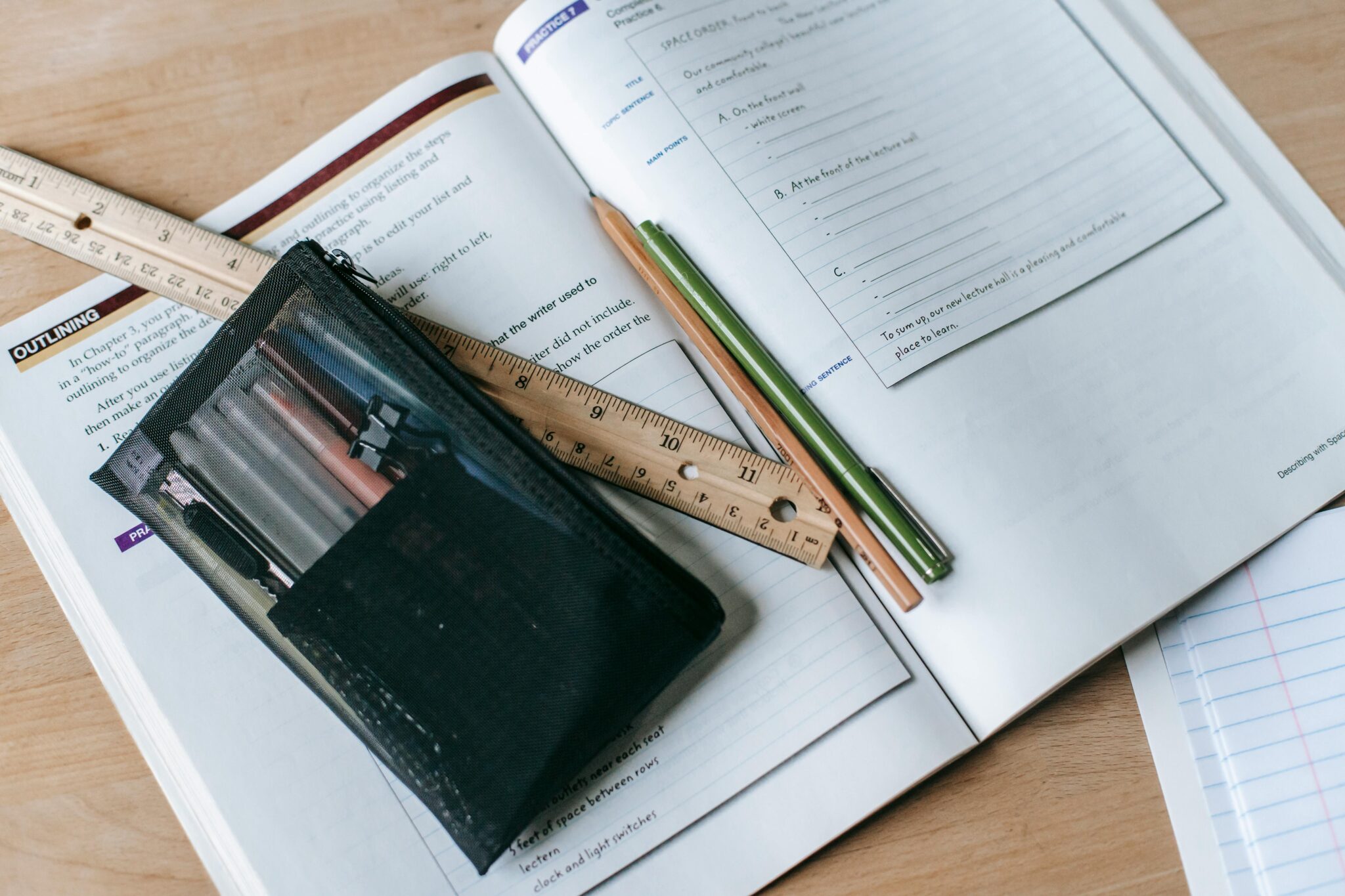 Các môn học Trung học Phổ thông tại FPT School: Lộ trình giáo dục toàn diện cho thế hệ công dân toàn cầu - FPT Education Danh sách các môn học trung học phổ thông