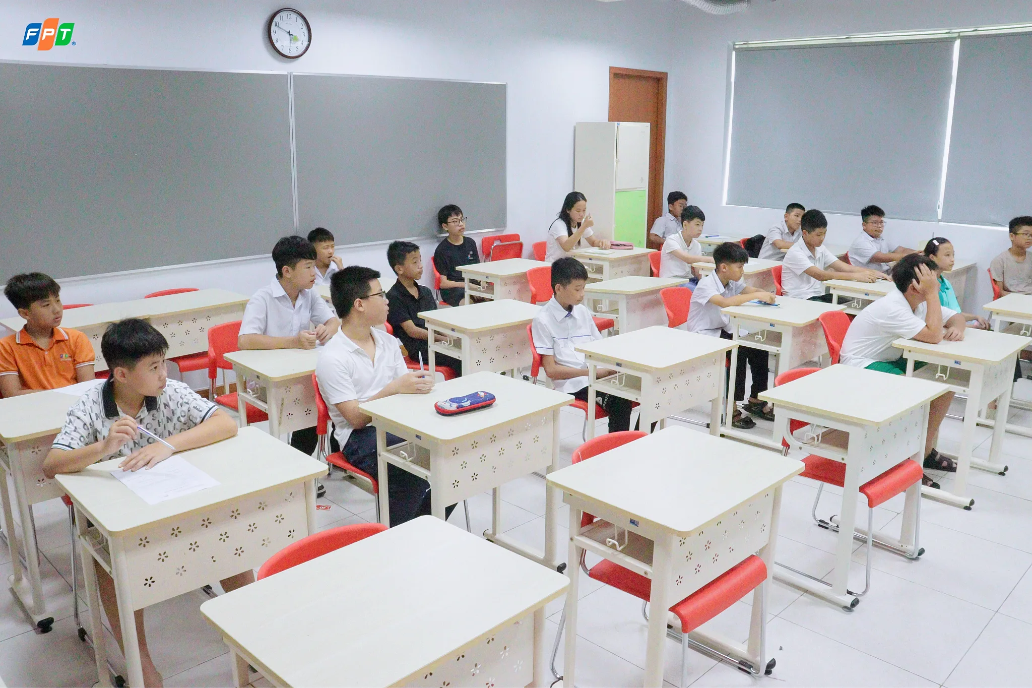 Bí Quyết Học IELTS Tại Nhà Tiết Kiệm Chi Phí Mà Vẫn Đạt Điểm Cao - FPT Education học ielts tại nhà