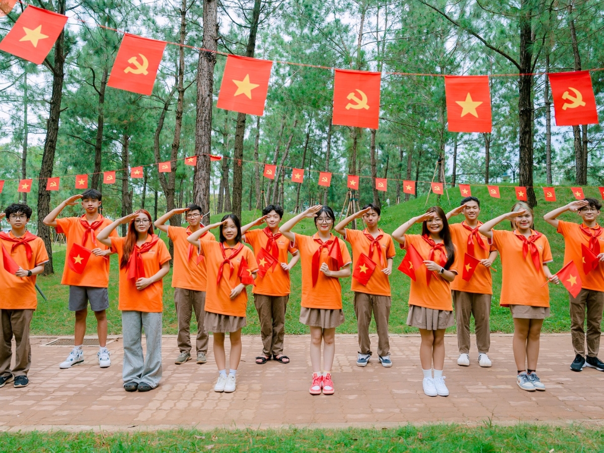 7 Cách rèn luyện sự tự tin cho trẻ tiểu học hiệu quả