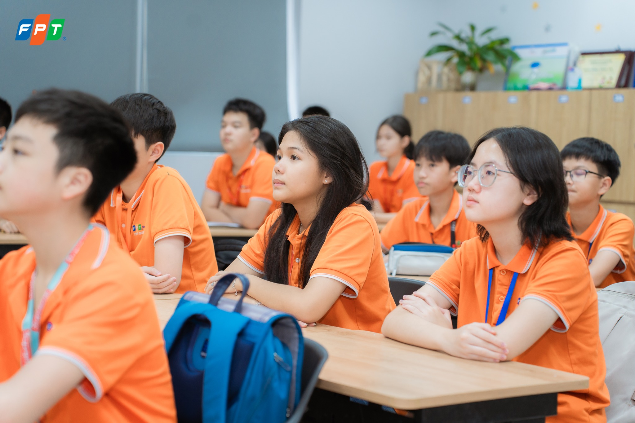 Những bộ đồ dùng học tập lớp 6 gồm những gì? Gợi ý từng môn học cụ thể - FPT Education Bộ Đồ Dùng Học Tập Lớp 6 Gồm Những Gì