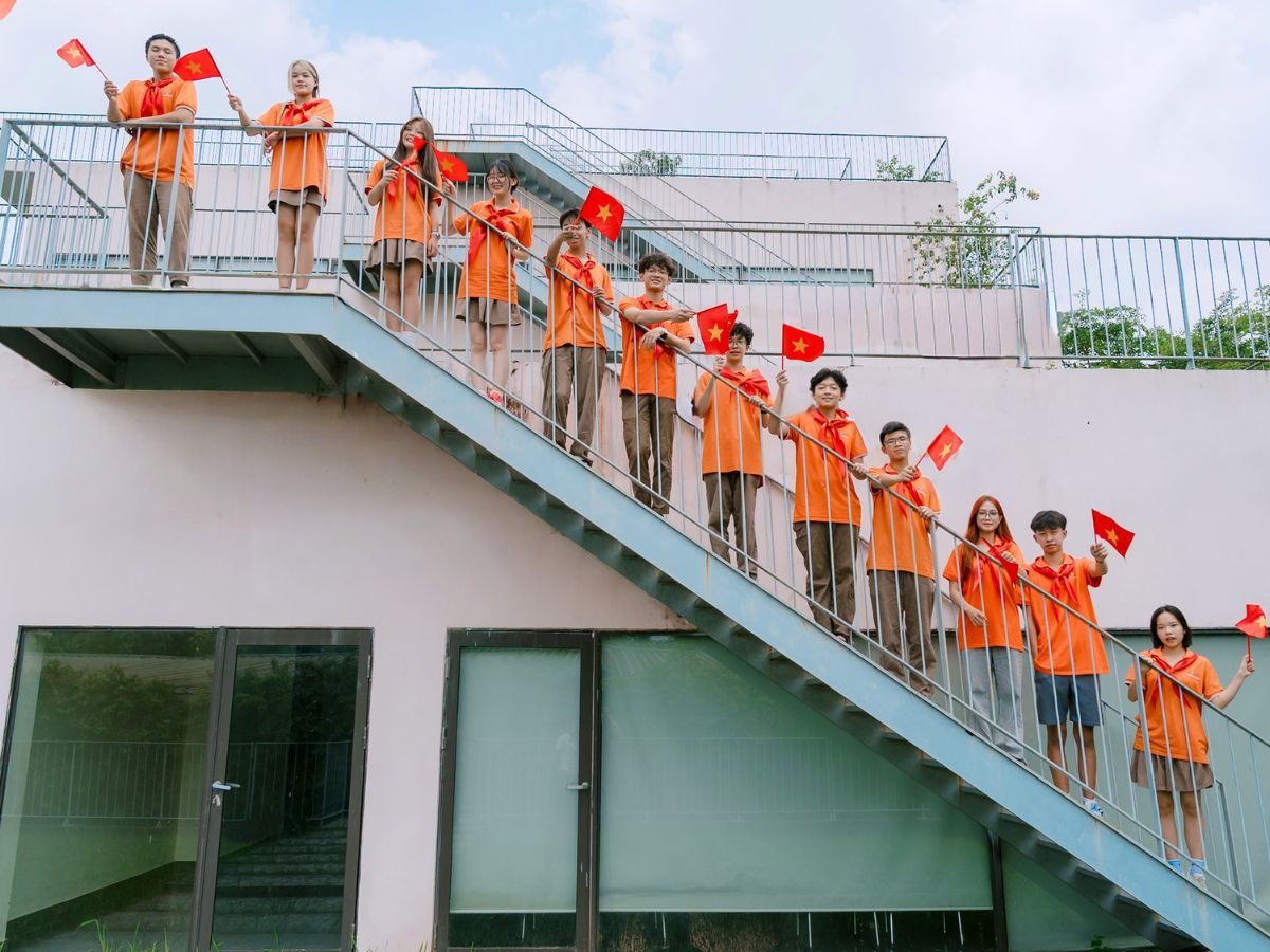 Cách dạy con tự tin giúp trẻ mạnh dạn và chủ động hơn