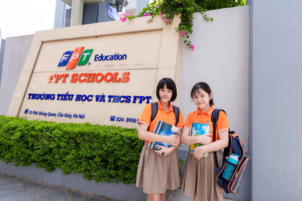 Cập nhật và hoàn thiện chính sách, chương trình giảng dạy