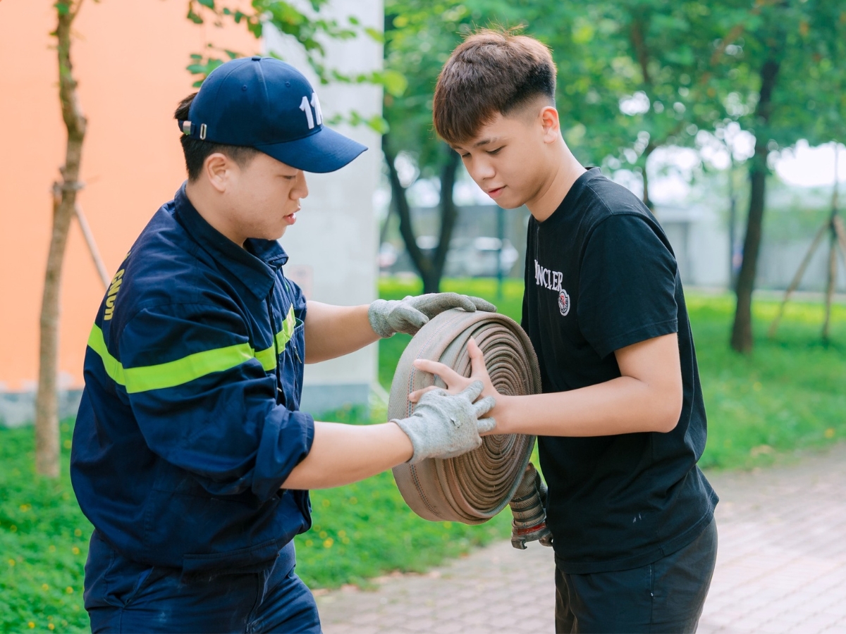 Cho con tham gia các hoạt động cộng đồng - Dạy kỹ năng mềm cho trẻ