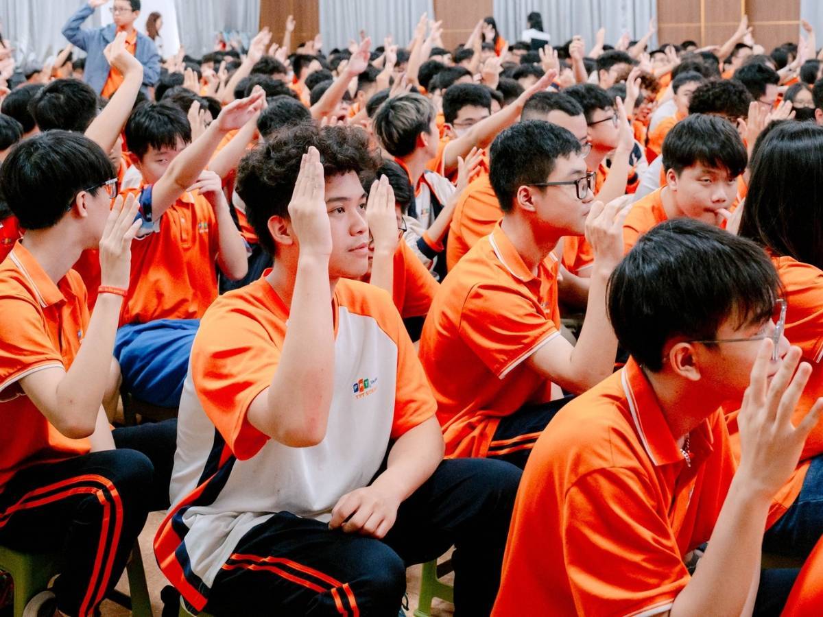 Có chấm điểm và giải thích chi tiết - Thi thử toeic miễn phí