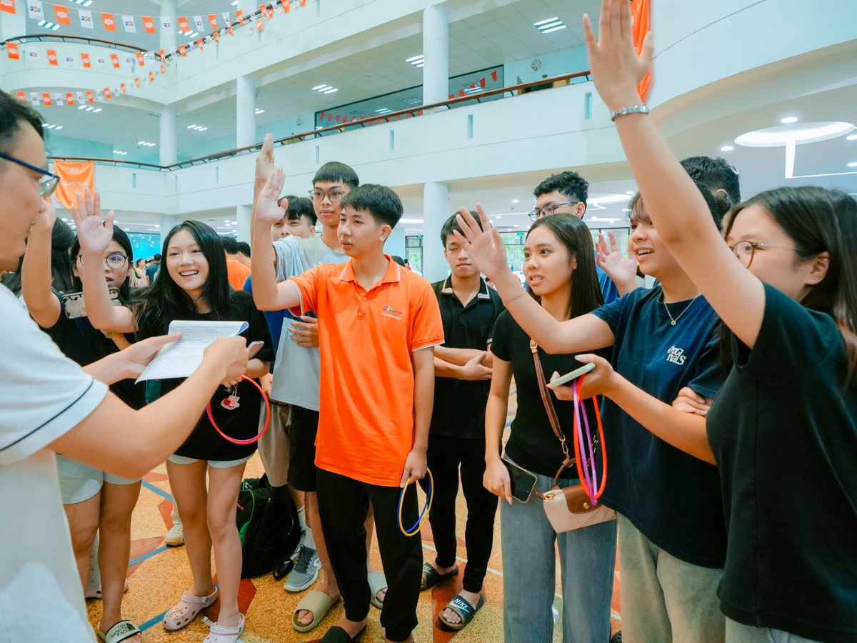 Bắt nạt mạng ở học sinh - Cha mẹ cần làm gì để bảo vệ con mình? - FPT Education Dạy con nhận biết và ứng phó khi bị bắt nạt mạng - Bắt nạt mạng ở học sinh