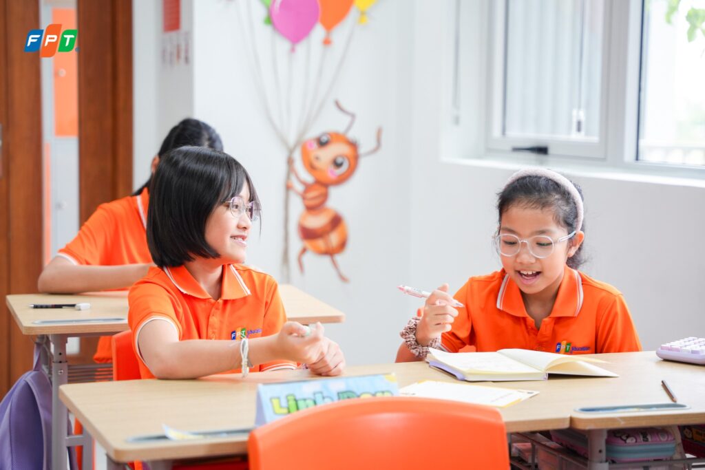 Hành trang cho bé vào lớp 1 cần chuẩn bị những gì? - FPT Education Đồ dùng học tập và dụng cụ học tập cơ bản